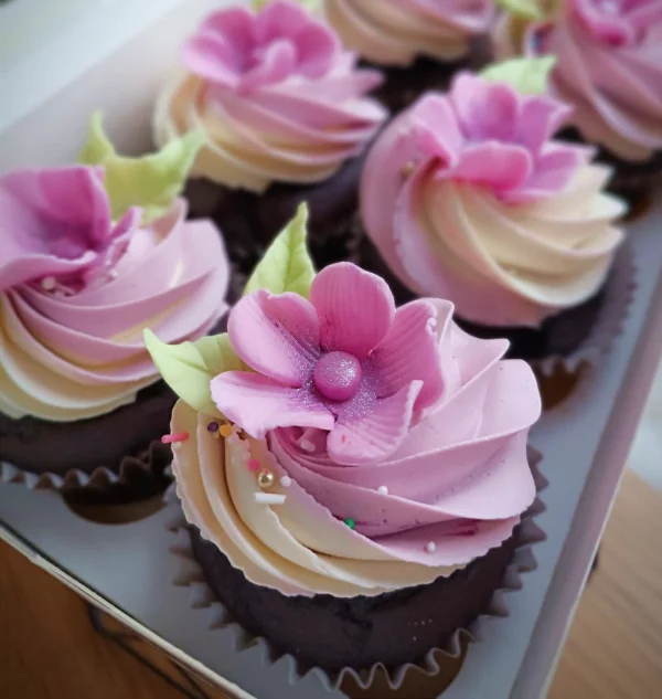 Kruopščiai pagaminti desertai – tobula saldi staigmena jūsų stalui.